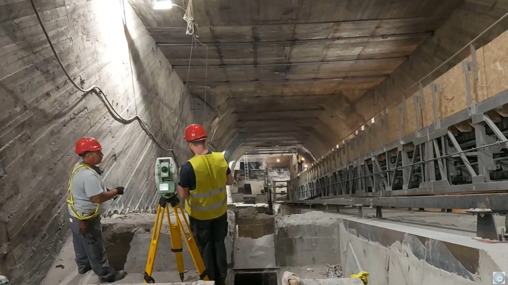 Ferdefelvonó M3 Metro Line Underground