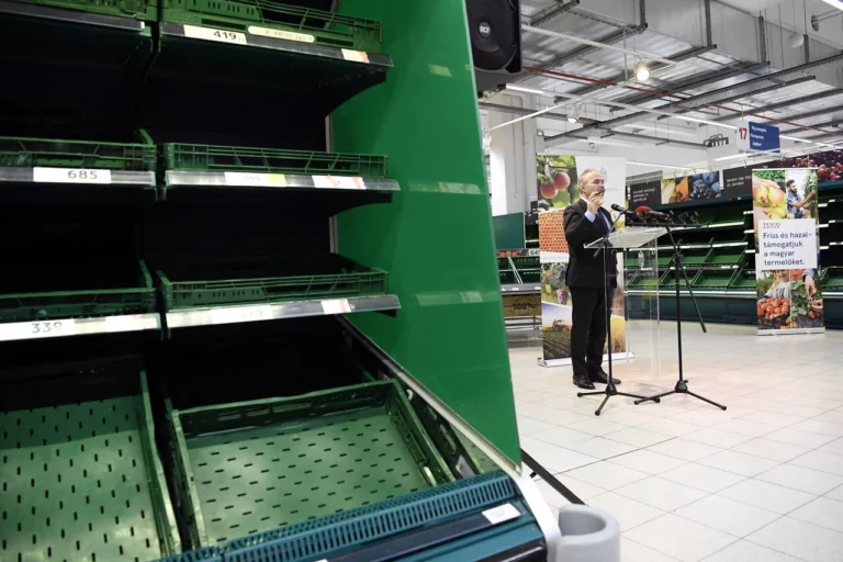 Store shop minister empty