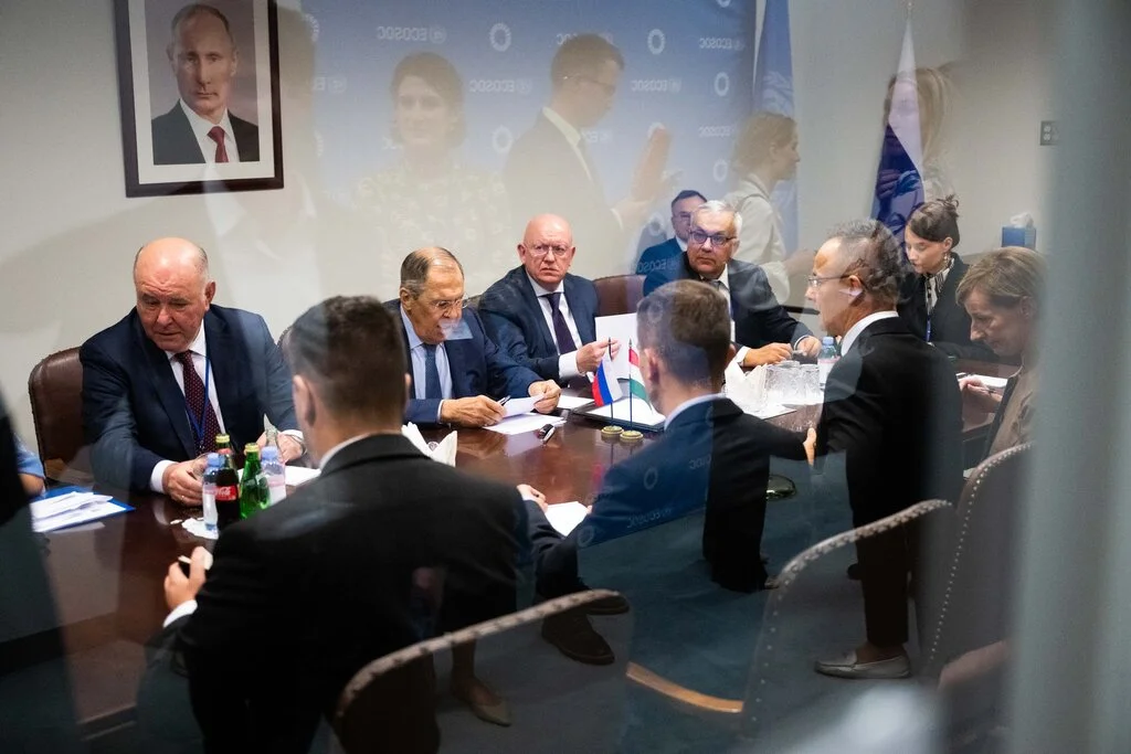 Hungarian FM negotiating with Russian Lavrov