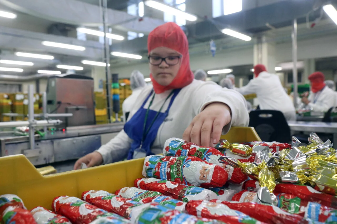 Hungarian worker average wage