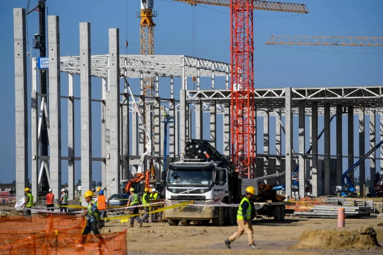 Hungary building BMW factory work worker