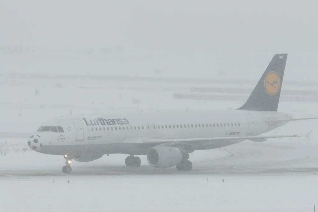 Lufthansa Hungary snowstorm
