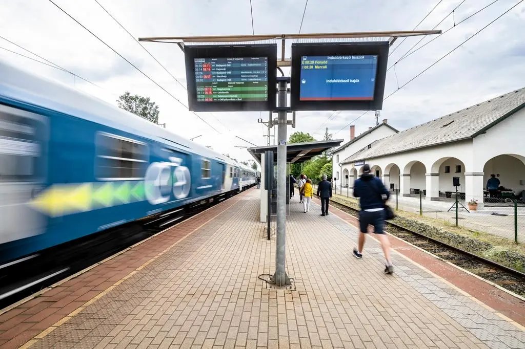 Hungary's public transport changes bus schedules