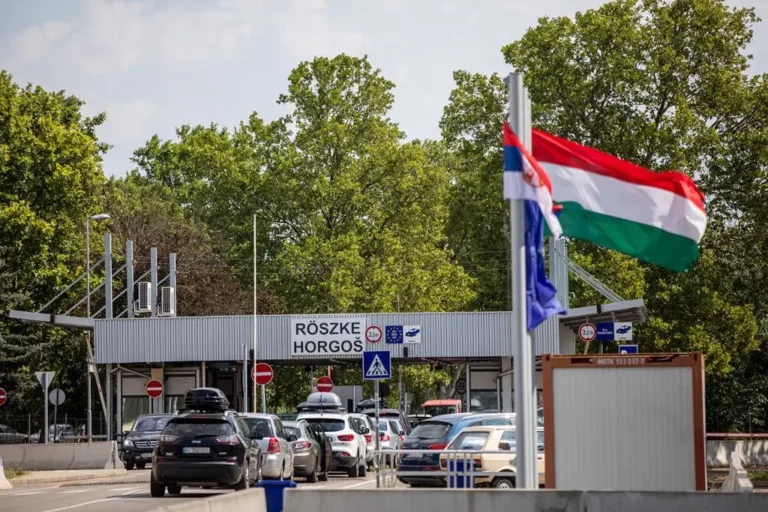 Hungary border crossing Röszke traffic guest workers