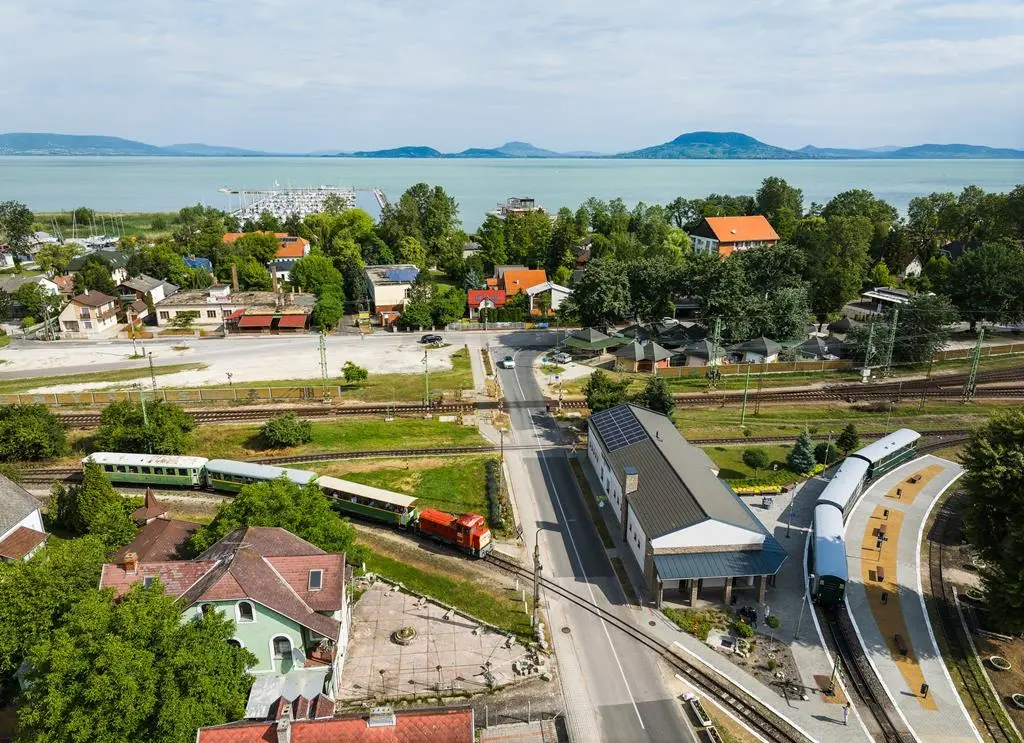 Cheap train and bus tickets in Hungary