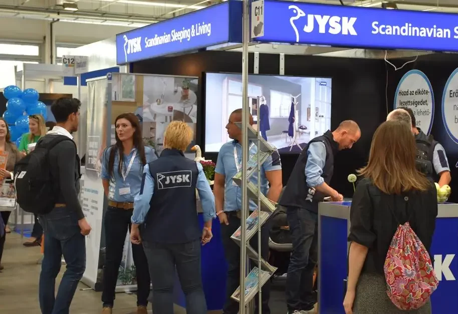 Chain stores in Hungary announce 24 December closure one after the other