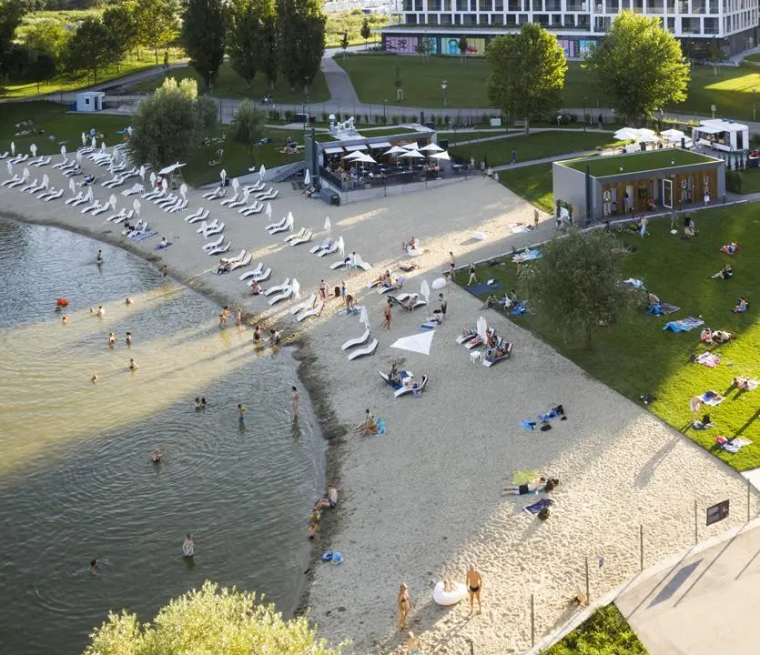New sandy Danube beach opened in Budapest