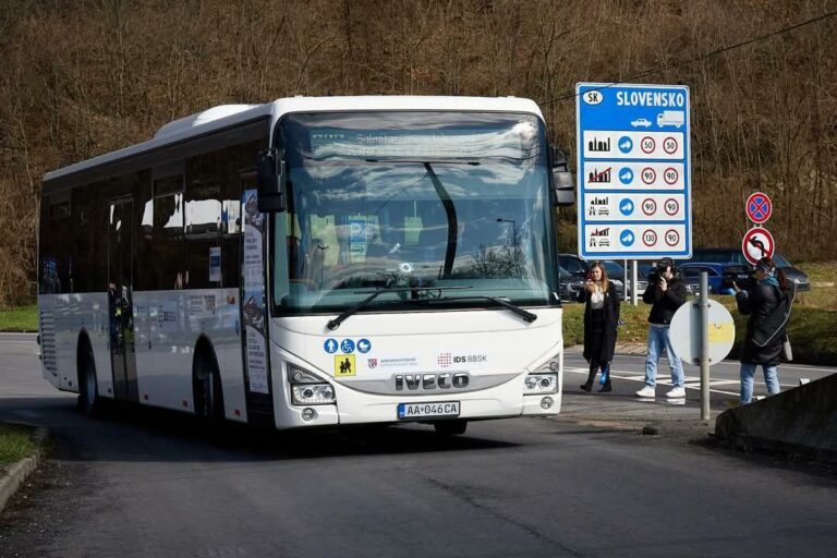 International, scheduled bus service restarted from North Hungarian town but with an annoying error