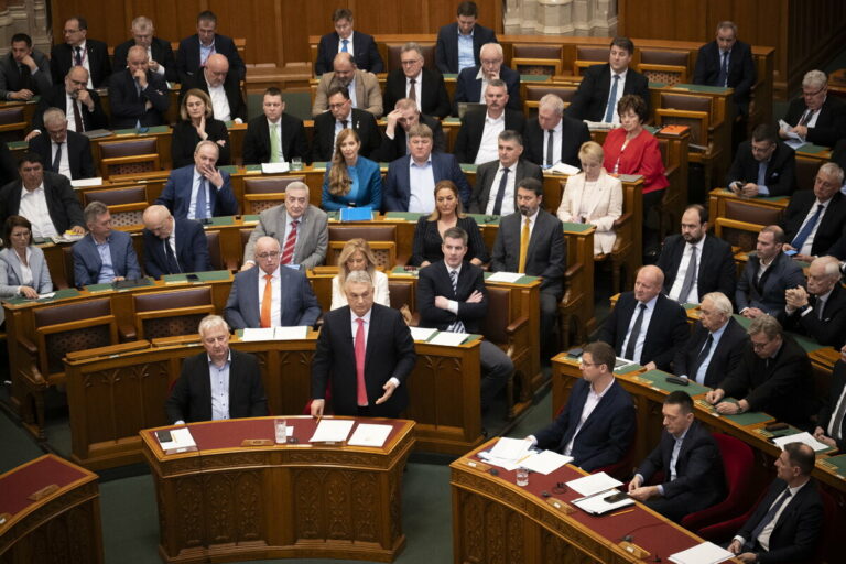 Hungarian government seeks informants in hunt for suspicous individuals with dual citizenship