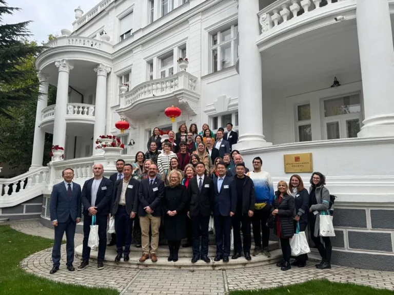 La Alianza de Bibliotecas de China y Europa Central y Oriental organiza el evento "Diálogo y Conexión" en Budapest