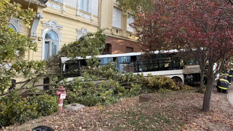 Devastating bus crash in Szolnok