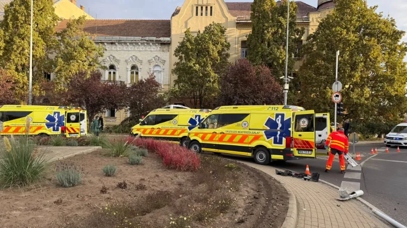 Devastating bus crash in Szolnok