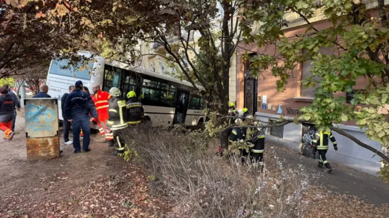 Devastating bus crash in Szolnok