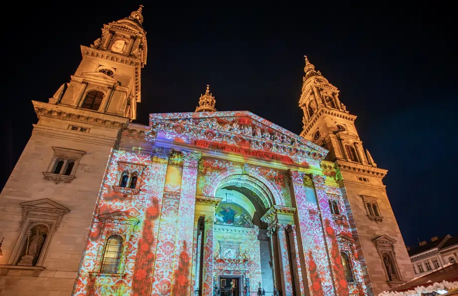Budapest Christmas markets Advent Bazilika Vörösmarty Square festive food