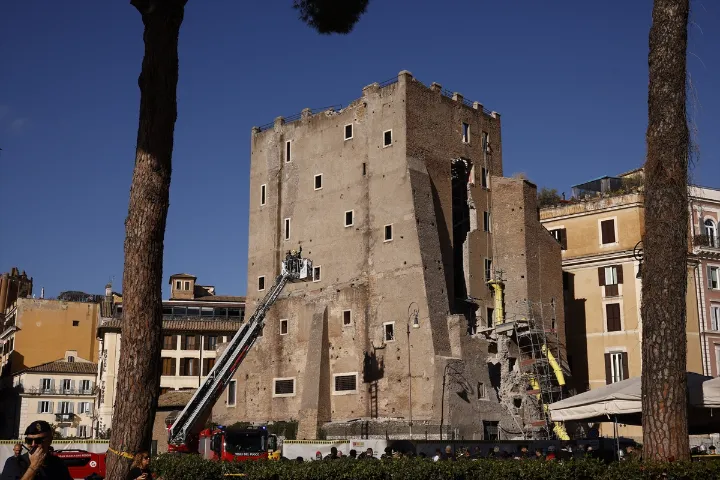 Heated debate between Russia and Italy following the tragic collapse of symbolic Medieval tower in Rome – video