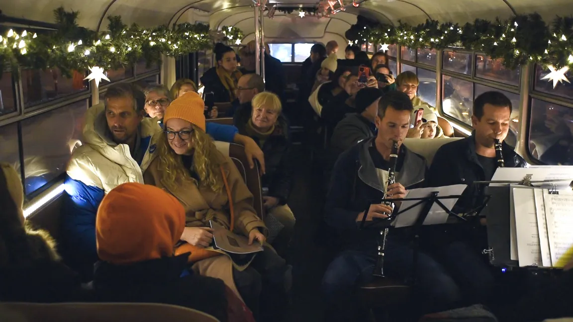 Discover the stunning beauty of Budapest aboard Ikarus buses