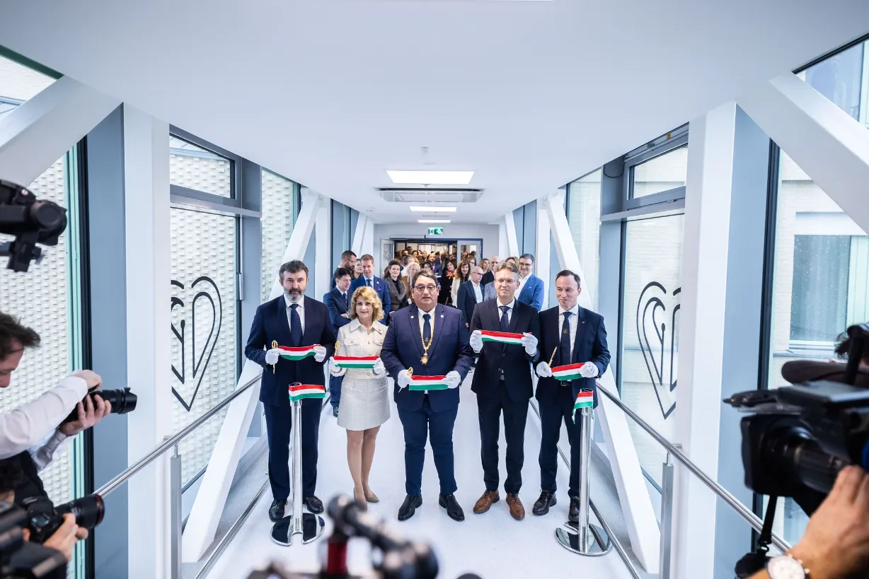 Minister says Budapest’s Semmelweis University is Central Europe’s best, makes huge promises concerning higher education