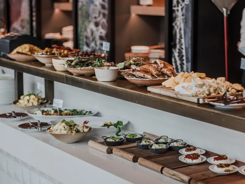 Искусство праздничного стола: Spago Budapest празднует единение через кухню