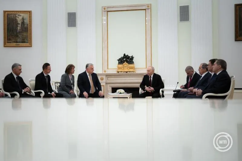 Interpreter errors raise eyebrows at high-profile Putin–Orbán meeting