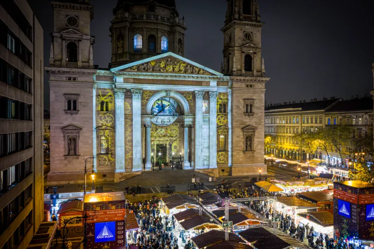 Top Hungary news: nightclub murder footage, 2026 elections, AK-47 stolen from Budapest hotel, cute tiger cub – 3 December, 2025