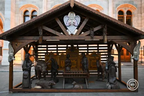 Hungary's Christmas Tree lights switched on